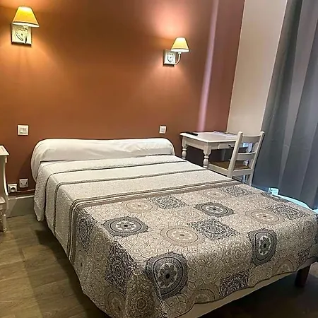 Hotel Azur 2*